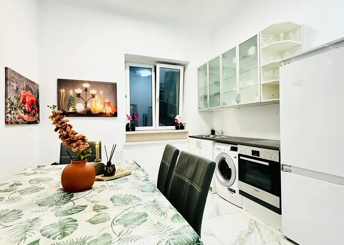 Spacious Private In 5br Near Atzgersdorf Station *