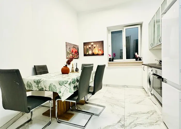 Spacious Private In 5br Near Atzgersdorf Station דירה *