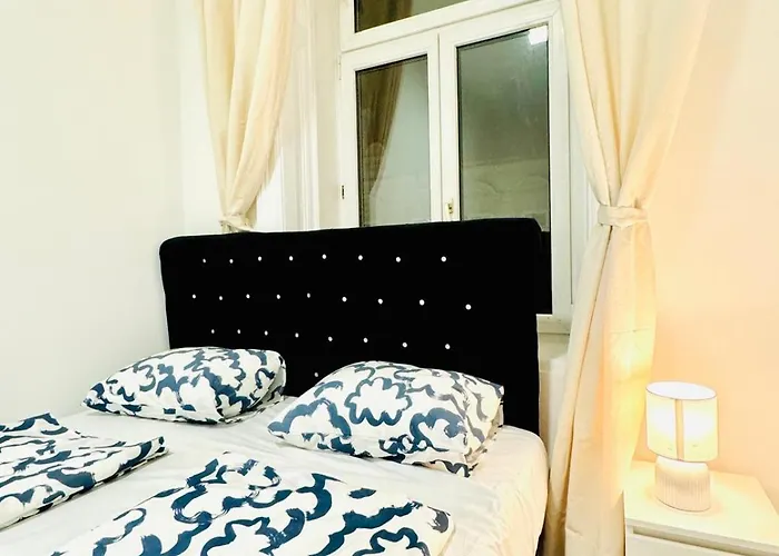 Spacious Private In 5br Near Atzgersdorf Station דירה